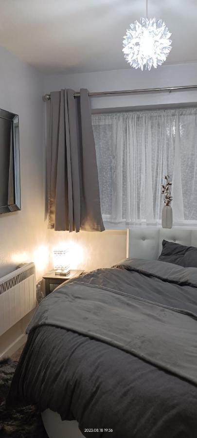 Lister Park Bradford Stylish 1Bed Coach House - Quiet & Tranquil Cottage & Parking Kültér fotó