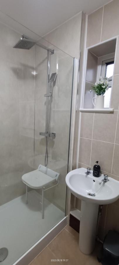 Lister Park Bradford Stylish 1Bed Coach House - Quiet & Tranquil Cottage & Parking Kültér fotó